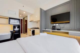 Studio Room with Simply Look at Sky House BSD near AEON By Travelio - Tangerang - 3
