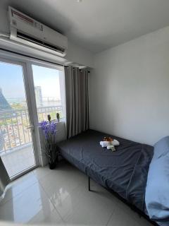 Unistay Shore Res with Bal Manila Bay View nr MOA - 5