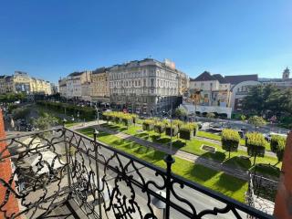 Charles' Haven in the Heart of Budapest - Budapest - 0