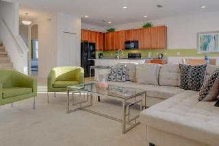 Sunny Stay in Orlando - 6BR Home with Pool! - 2