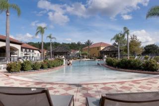 Sunny Stay in Orlando - 6BR Home with Pool! - 6