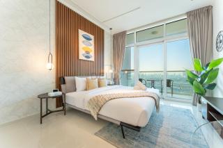 Near Golf Club High-Floor Studio with Balcony Minutes Away From Park, Damac Hills Carson B, Dubailand by Deluxe Holiday Homes - 0