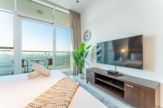 Near Golf Club High-Floor Studio with Balcony Minutes Away From Park, Damac Hills Carson B, Dubailand by Deluxe Holiday Homes - 9