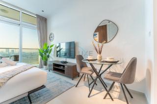 Near Golf Club High-Floor Studio with Balcony Minutes Away From Park, Damac Hills Carson B, Dubailand by Deluxe Holiday Homes - 8