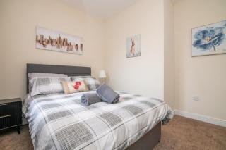 Newly refurbed 5 bed house with Free Parking n Dryer - Birmingham - 3