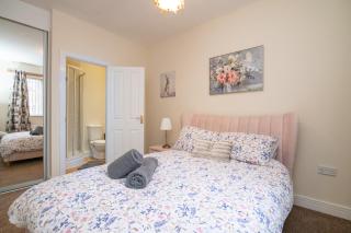 Newly refurbed 5 bed house with Free Parking n Dryer - Birmingham - 1