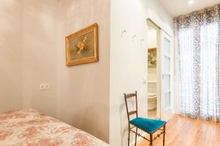 Explore City Center From An Elegant Urban Retreat - Barcelone - 5