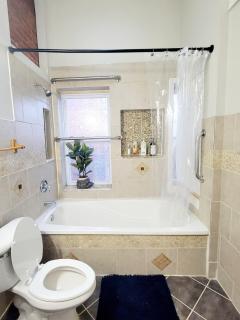 Whole House Walking Distance Stadium Free Parking - 4
