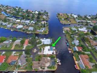 Peaceful And Upscale! Right On Water - Cape Coral - 7