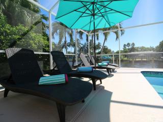 Peaceful And Upscale! Right On Water - Cape Coral - 3