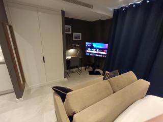 NEW - Studio Apartments in EuroCity - Large Pool - Rock or Sea Views - Balcony - Free Parking - Holiday and Short Let Apartments in Gibraltar - Gibraltar - 7