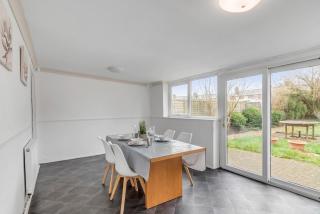 Spacious 5-Bedroom Home in Norwich - 7