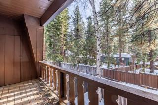 3BR Condo Near Lake & Skiing - 9