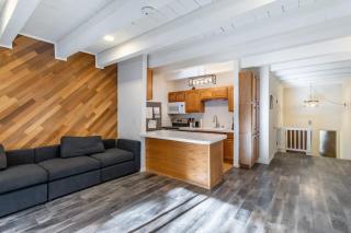 3BR Condo Near Lake & Skiing Sleeps 7 - Incline Village - 4