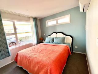 Brand new Lakeside cozy home - - 1