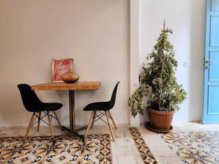 Railway House 1BR Apt w front yard 24 hours power - Beyrouth - 7