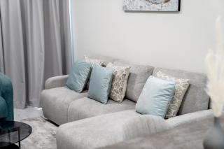 Chic 1 BR with Port Views - Dubai - 3