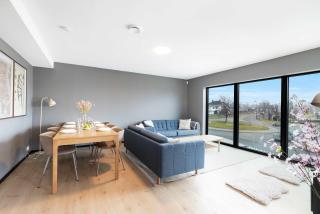 DINBNB Apartments l 5 Bedrooms I Jacuzzi & El-Parking l 24l7 check in - Kristiansand - 0