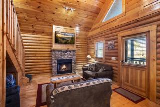 Smoky Bear Lodge Hot Tub Grill Outdoor Pool - Pigeon Forge - 7