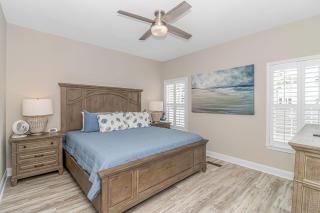 Ocean lakes, Luxury Water Front Home - Myrtle Beach - 2