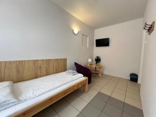 ETNA - Hostel -Noclegi Rzeszów 24 Pokoje - 4