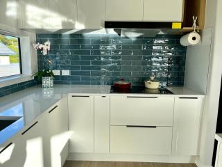Brand new Lakeside cozy Hoiho king - Taupo - 5