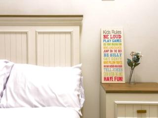 2BR Downtown Alia Khan, Fully equipped Gem - 6