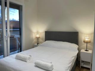 Stylish Central 2 bdr Apartment - 9