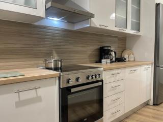 Stylish Central 2 bdr Apartment - 3