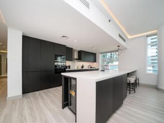 Waterfront Dubai Marina 3-Bedroom Sanctuary - 1