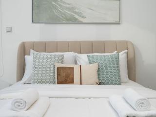 Elegant Studio in Bloom JVC with High-End Finishes - 5