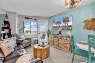 Oceanfront Resort, Great Views, King Bed, 7 Pools - Myrtle Beach - 8