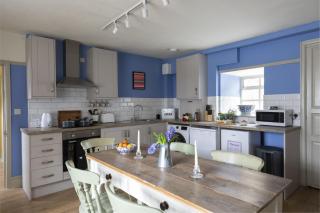 Churchill Cottage - 3