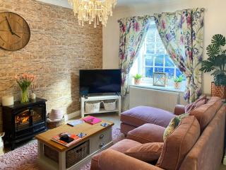 Issys Cottage - 0