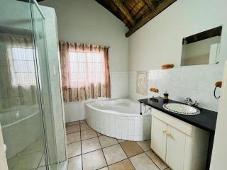 Akunandaba - A Bush Retreat - Marloth Park - 6