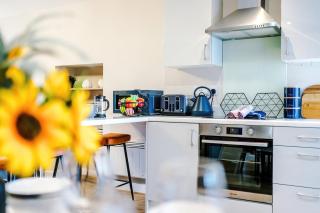 Modern Apartment in Chester by 53 Degrees Property, Ideal for Couples, City Centre Location! - Chester - 5
