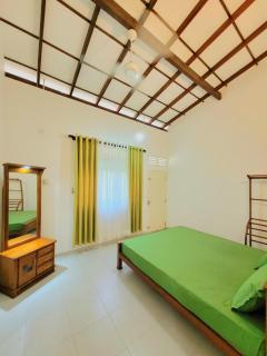 Serene Lush Holiday Home - Tangalle - 3