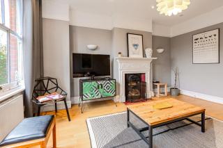 2-BR Gem in Leafy Sydenham Area with Private Garden - Forest Hill - 2