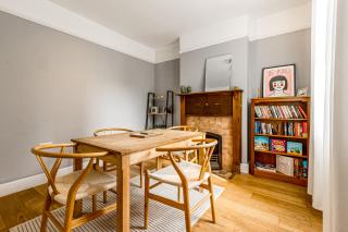 2-BR Gem in Leafy Sydenham Area with Private Garden - Forest Hill - 5
