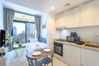 Canalfront Gem 1BR in Zada Tower by Livbnb - Dubai - 1