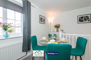 Three Bedroom Apartment By Vesta Serviced Accommodation & Short Lets Hatfield With Free Parking - 2