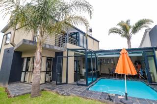 Heathercreek Holiday Home - George - 1
