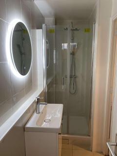 Studio - à 1min du metro 8 mai 1945 - ligne 7 - 20 min d'Opéra Garnier - 0