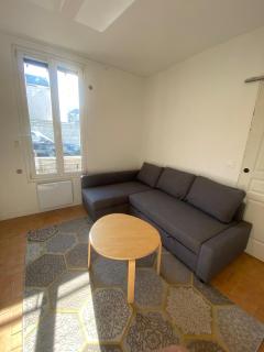 Studio - à 1min du metro 8 mai 1945 - ligne 7 - 20 min d'Opéra Garnier - 3