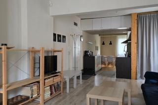 Red Door Apartment - 6