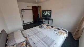 Fenia Estate - Barking - 7