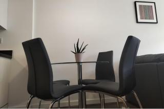 Central Apt - Sleeps 4 - Parking & WiFi - Birmingham - 8