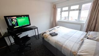 Fenia Estate - Barking - 8