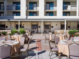 Embassy Suites by Hilton Scottsdale Resort - 5