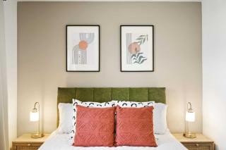 Cozy 2 Bed House Near Excel, The O2, Canary Wharf - London - 7